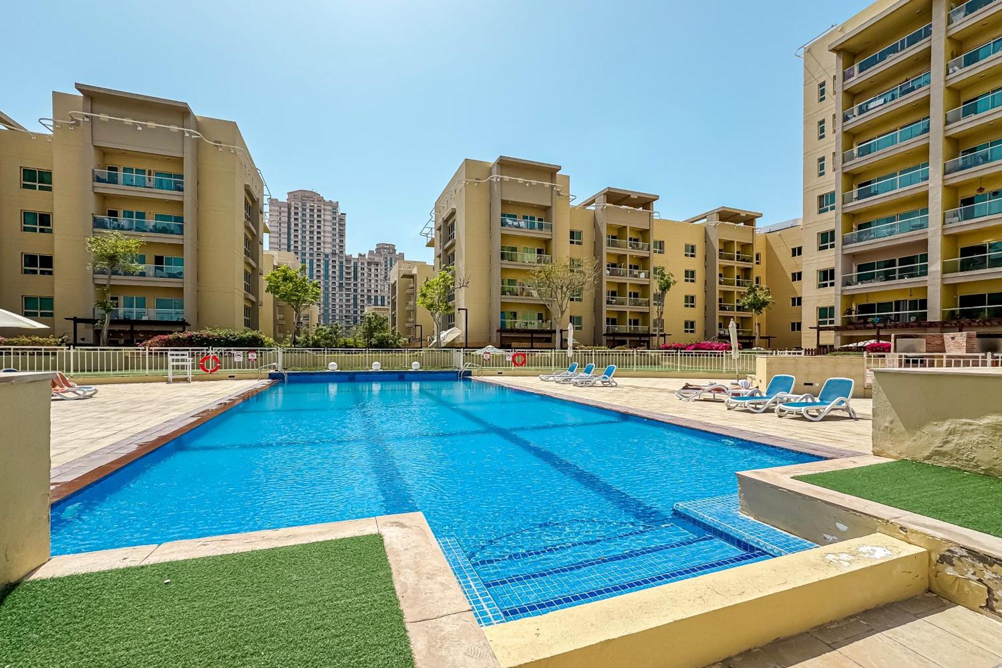 Classy 1 Bedroom In The Greens Courtyard View Dubai Buitenkant foto